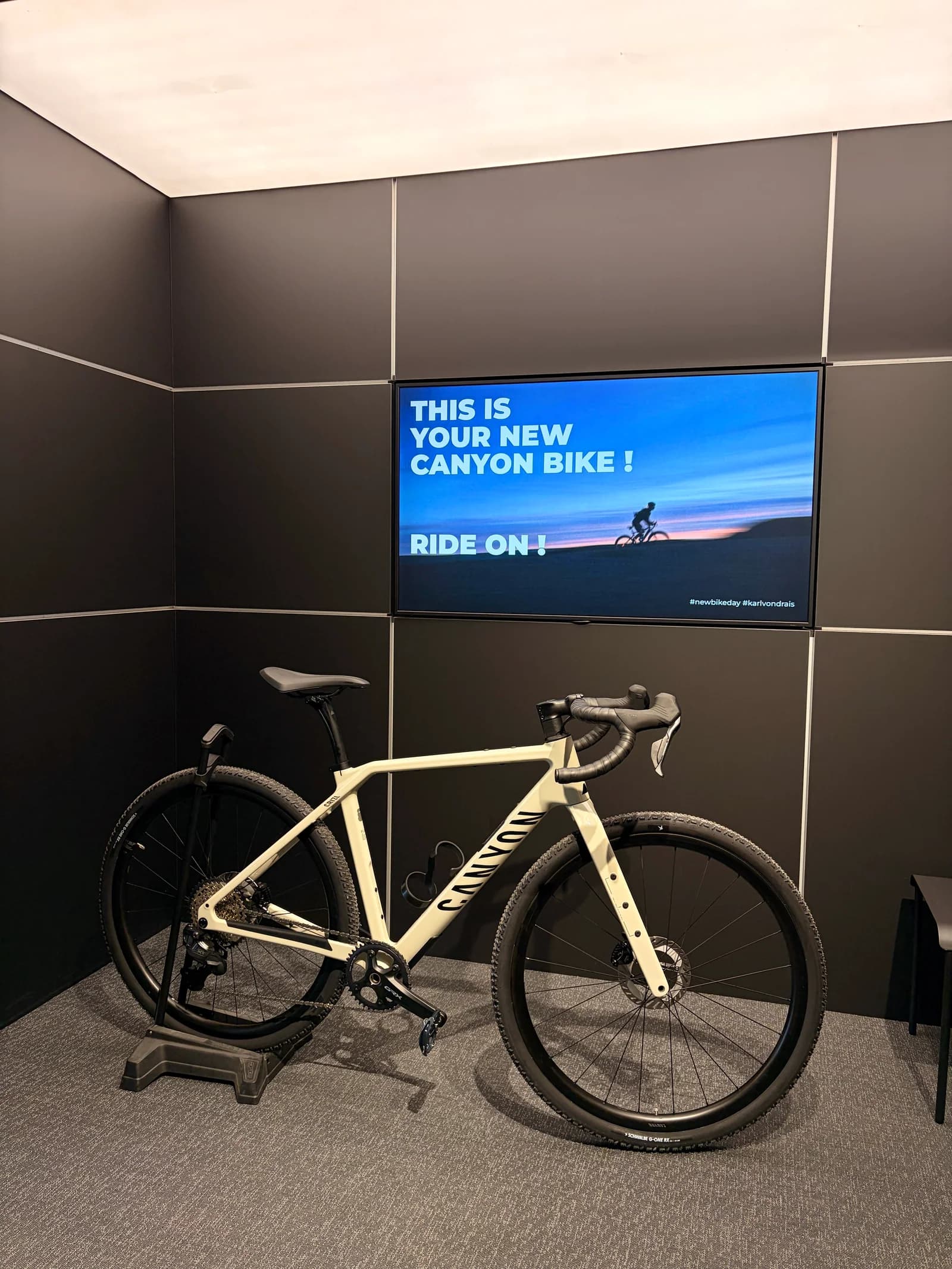 Ilhan's first Canyon gravel bike at the handover